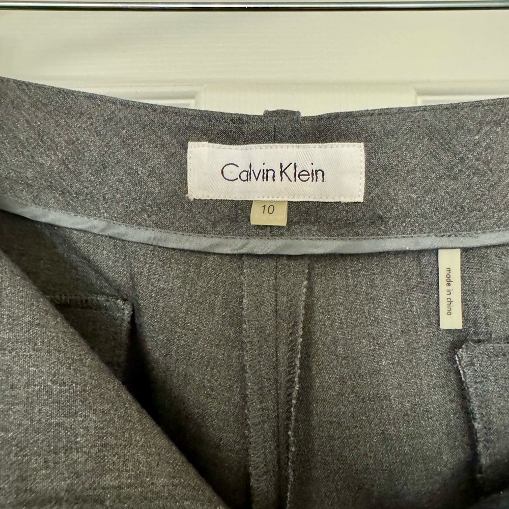 LIKE NEW! Calvin Klein Women's Charcoal Blazer and Pants - Professional Suit - Picture 5 of 6